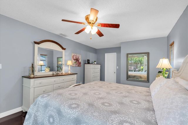 25 HARBOR WOODS CIRCLE, Safety Harbor, FL 34695