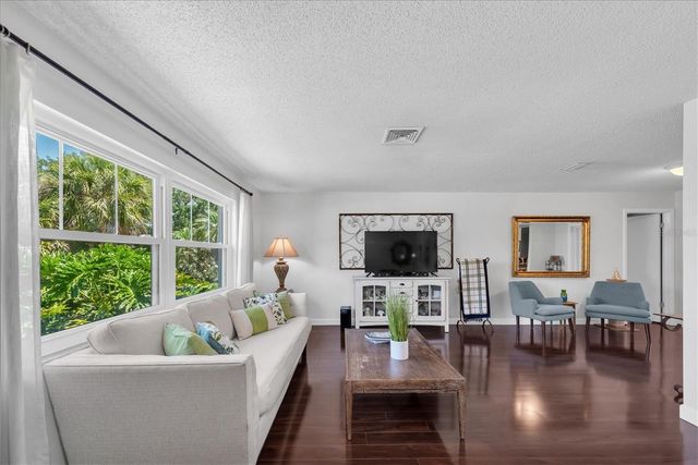 25 HARBOR WOODS CIRCLE, Safety Harbor, FL 34695