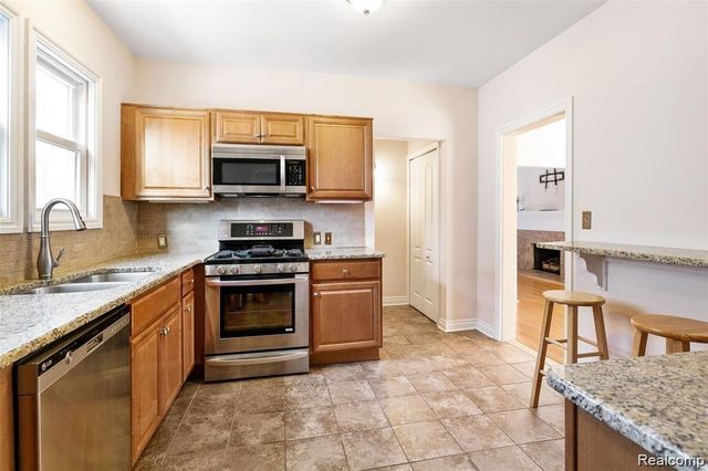 401 Catalpa Drive, Royal Oak, MI 48067