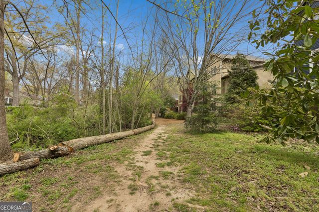 198 Hawthorn Circle NE, Atlanta, GA 30317