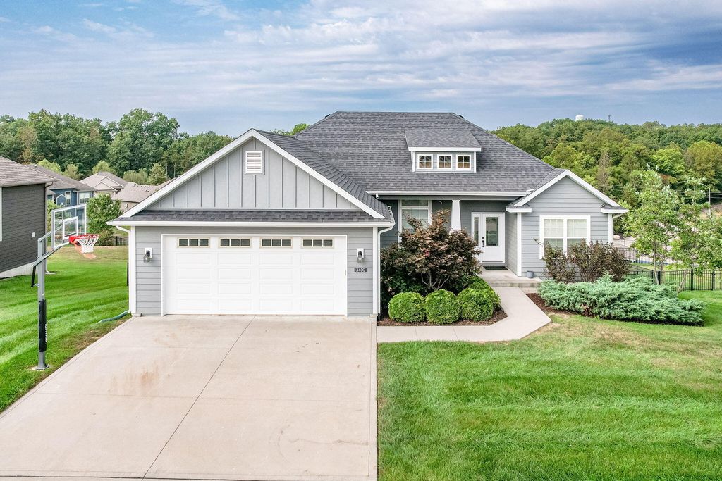 3400 WISTERIA LN, Columbia, MO 65203