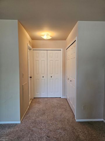 409 Sunset Lane, St Clair Shores, MI 48082