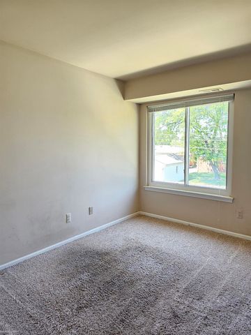 409 Sunset Lane, St Clair Shores, MI 48082
