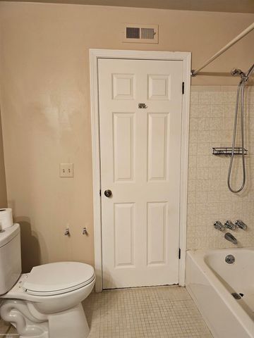 409 Sunset Lane, St Clair Shores, MI 48082