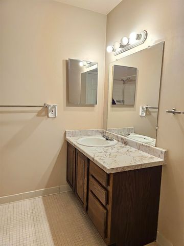 409 Sunset Lane, St Clair Shores, MI 48082