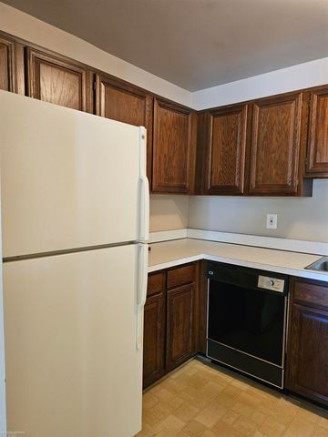 409 Sunset Lane, St Clair Shores, MI 48082