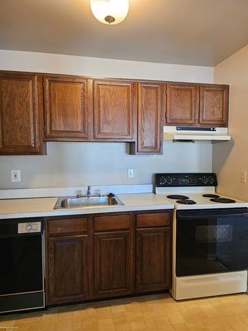 409 Sunset Lane, St Clair Shores, MI 48082