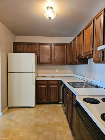 409 Sunset Lane, St Clair Shores, MI 48082