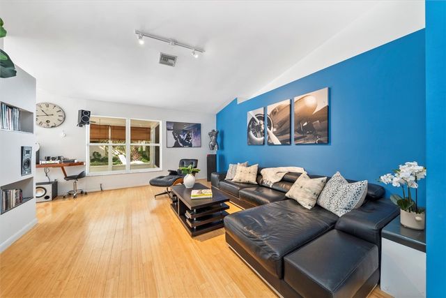 9335 Seagrape Drive, Vero Beach, FL 32963