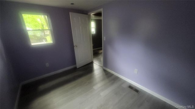 6 Blue Jay Lane, Hyde Park, NY 12538