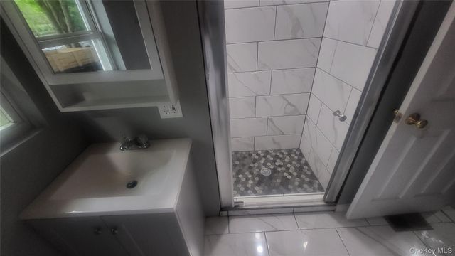 6 Blue Jay Lane, Hyde Park, NY 12538