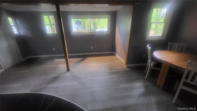 6 Blue Jay Lane, Hyde Park, NY 12538