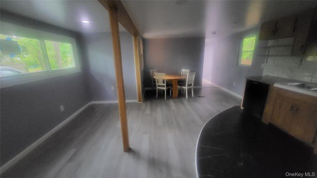 6 Blue Jay Lane, Hyde Park, NY 12538