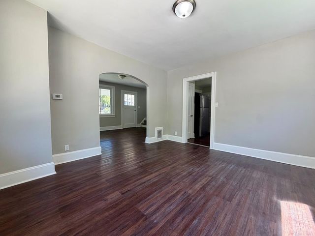 1217 Groesbeck Rd, Cincinnati, OH 45224