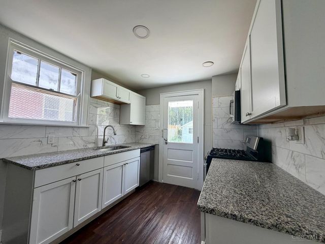 1217 Groesbeck Rd, Cincinnati, OH 45224