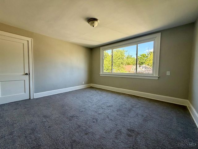 1217 Groesbeck Rd, Cincinnati, OH 45224