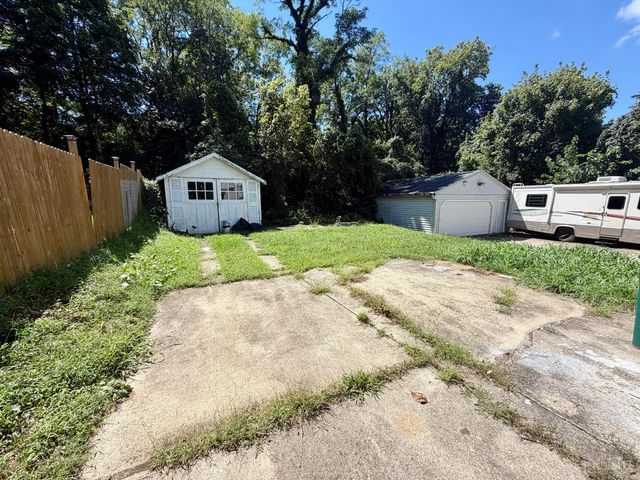 1217 Groesbeck Rd, Cincinnati, OH 45224