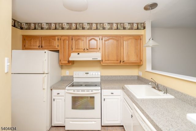 5 Rushmore Ln 5, Allamuchy Twp., NJ 07840