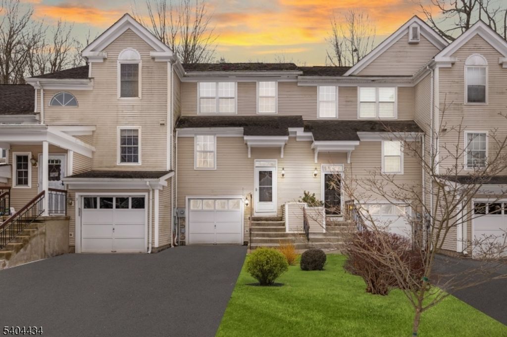 5 Rushmore Ln 5, Allamuchy Twp., NJ 07840