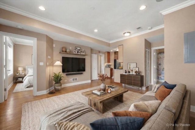 6146 N Ravenswood Avenue 2, Chicago, IL 60660