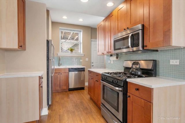 6146 N Ravenswood Avenue 2, Chicago, IL 60660