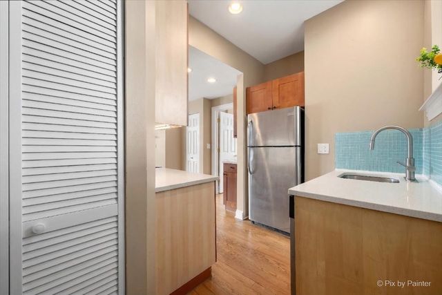 6146 N Ravenswood Avenue 2, Chicago, IL 60660