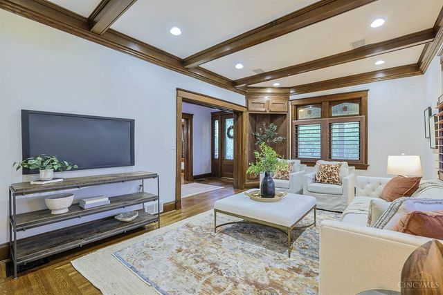 1308 Edwards Road, Cincinnati, OH 45208
