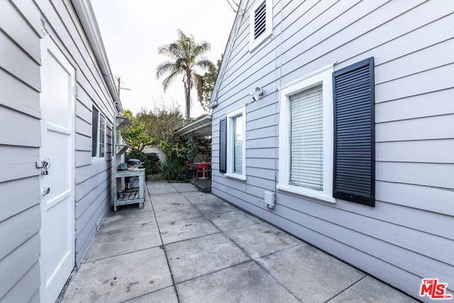 500 N Windsor Boulevard, Los Angeles, CA 90004