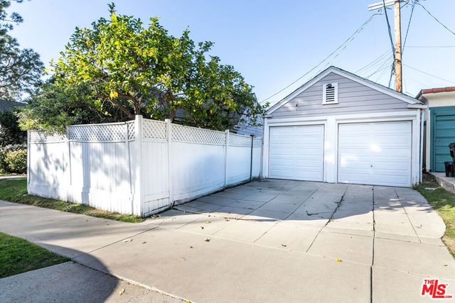 500 N Windsor Boulevard, Los Angeles, CA 90004