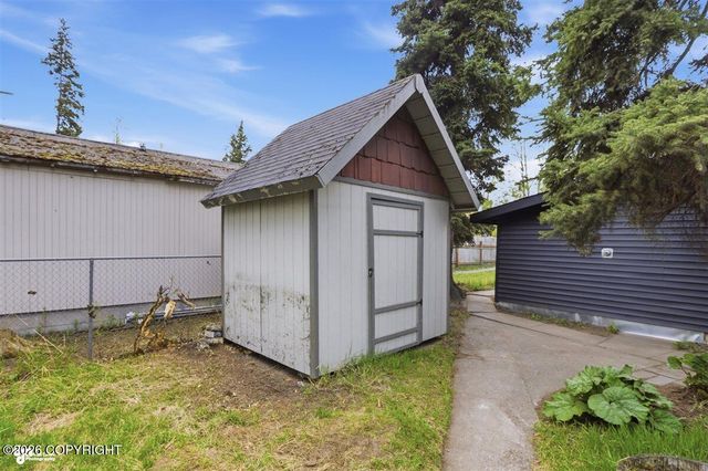 3901 Greenland Drive, Anchorage, AK 99517
