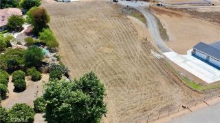 1916 Gray Rabbit Hollow, Fallbrook, CA 92028