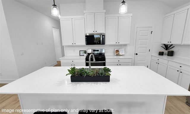 1001 Thornwood Place, Bentonville, AR 72713