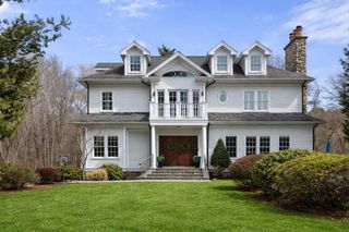 64 Oak Street, Weston, MA 02493