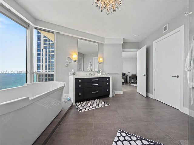 17555 Collins Ave 2501, Sunny Isles Beach, FL 33160