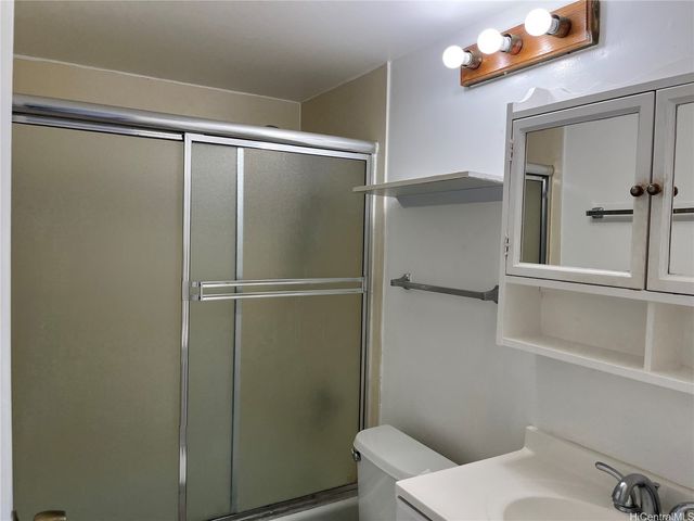 3370 Salt Lake Boulevard 308, Honolulu, HI 96818