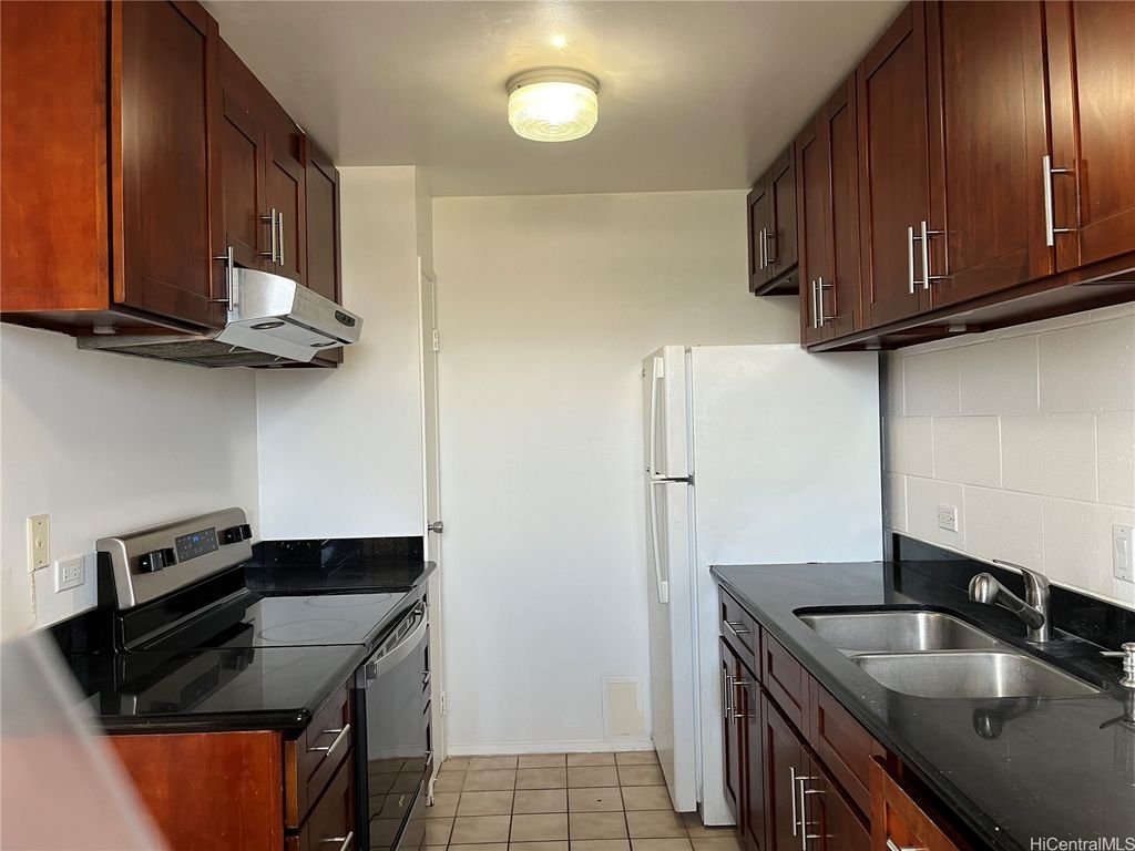 3370 Salt Lake Boulevard 308, Honolulu, HI 96818