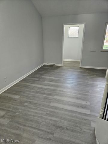 25600 Country Club Boulevard 12, North Olmsted, OH 44070