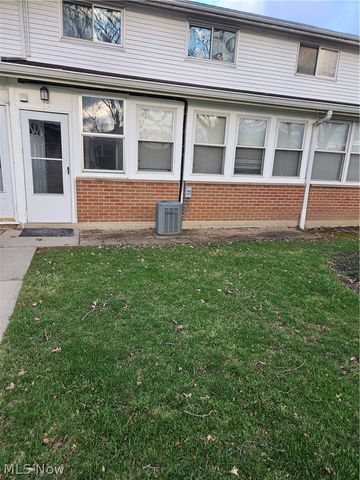 25600 Country Club Boulevard 12, North Olmsted, OH 44070