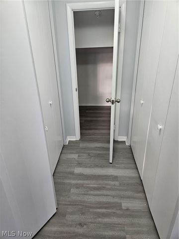 25600 Country Club Boulevard 12, North Olmsted, OH 44070