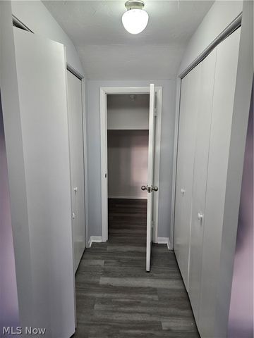 25600 Country Club Boulevard 12, North Olmsted, OH 44070