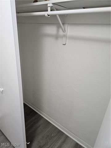 25600 Country Club Boulevard 12, North Olmsted, OH 44070