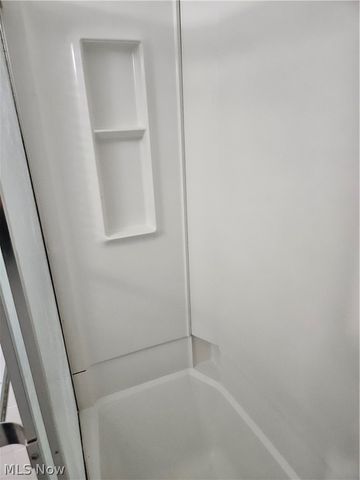 25600 Country Club Boulevard 12, North Olmsted, OH 44070