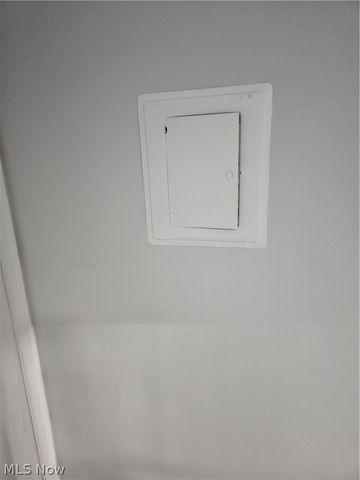 25600 Country Club Boulevard 12, North Olmsted, OH 44070