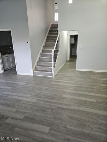 25600 Country Club Boulevard 12, North Olmsted, OH 44070