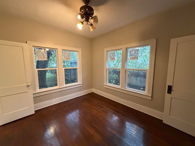 1915 S TOPEKA AVENUE, Wichita, KS 67211