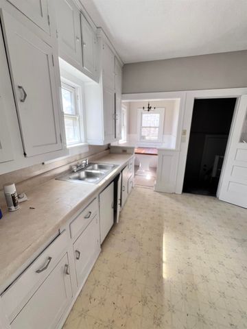 1915 S TOPEKA AVENUE, Wichita, KS 67211