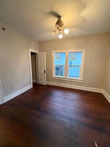 1915 S TOPEKA AVENUE, Wichita, KS 67211