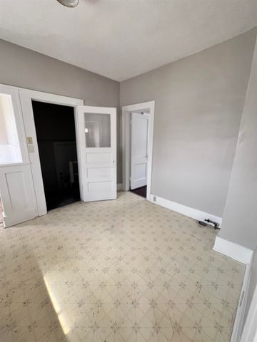 1915 S TOPEKA AVENUE, Wichita, KS 67211