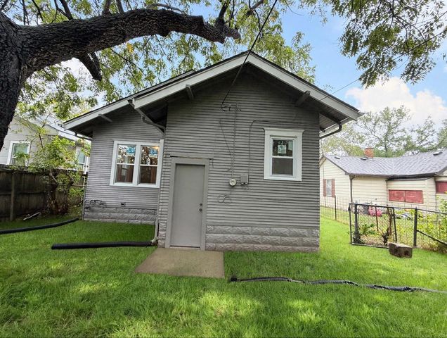 1915 S TOPEKA AVENUE, Wichita, KS 67211