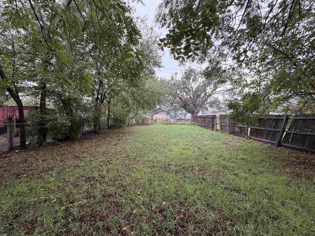 1915 S TOPEKA AVENUE, Wichita, KS 67211
